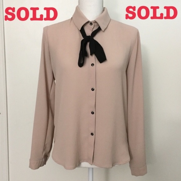 Forever 21 Tops - ❗️SOLD❗️F21 | Button-down Blouse | Size M